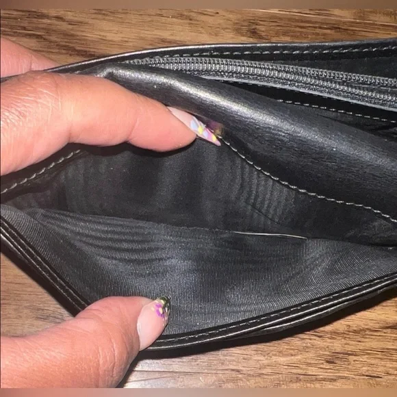 Gucci Interlocking ‘G’ Long Wallet - Picture 9 of 12